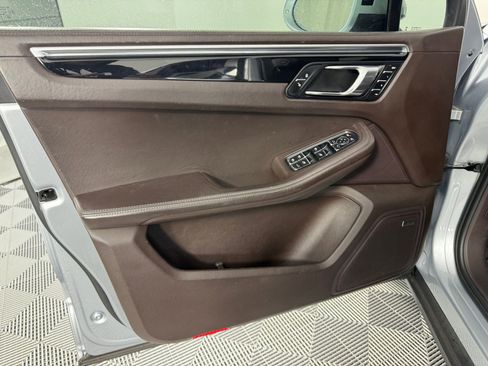 Used 2015 Porsche Macan S image 13