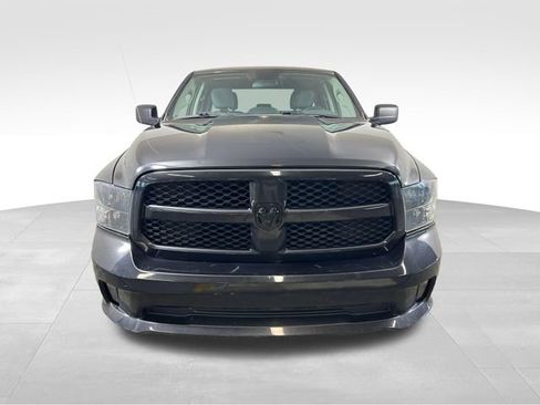 Used 2018 RAM 1500 Express w/ Black Ram 1500 Express Group image 9