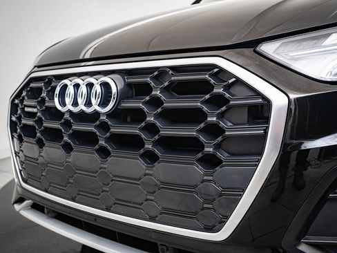 Certified 2024 Audi Q5 2.0T Premium w/ Convenience Package image 3