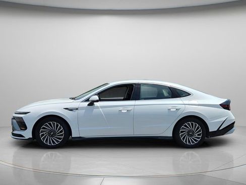Certified 2025 Hyundai Sonata SEL FWD image 3