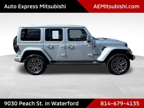 Used 2023 Jeep Wrangler Unlimited Sahara AWD/4WD image 8