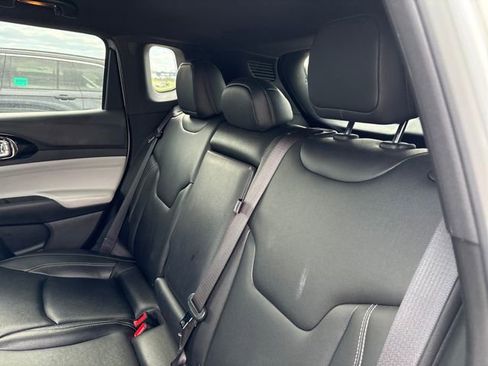 Used 2025 Jeep Compass Limited image 10