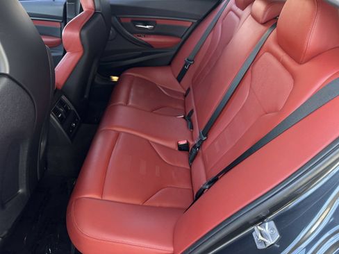 Used 2018 BMW M3 RWD image 19