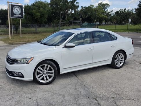 Used 2017 Volkswagen Passat 1.8T SE FWD image 2