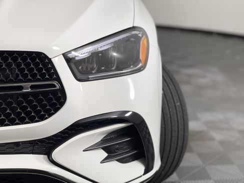Used 2025 Mercedes-Benz GLE 450 4MATIC image 7