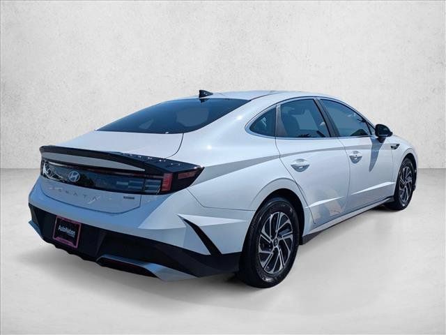 New 2026 Hyundai Sonata Blue FWD image 4