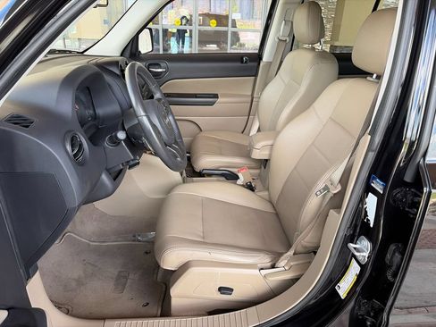 Used 2017 Jeep Patriot High Altitude AWD/4WD image 10