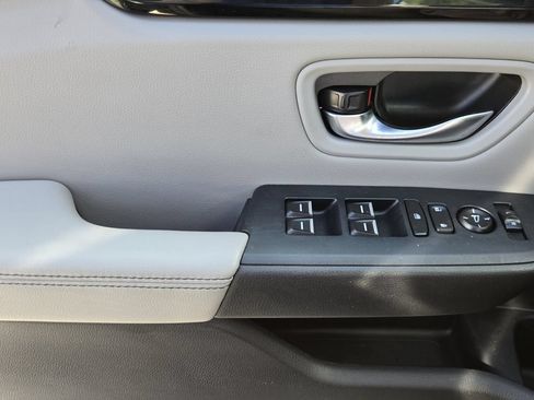 Used 2025 Honda Pilot EX-L image 25