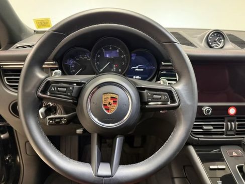 Certified 2026 Porsche Macan AWD/4WD image 18