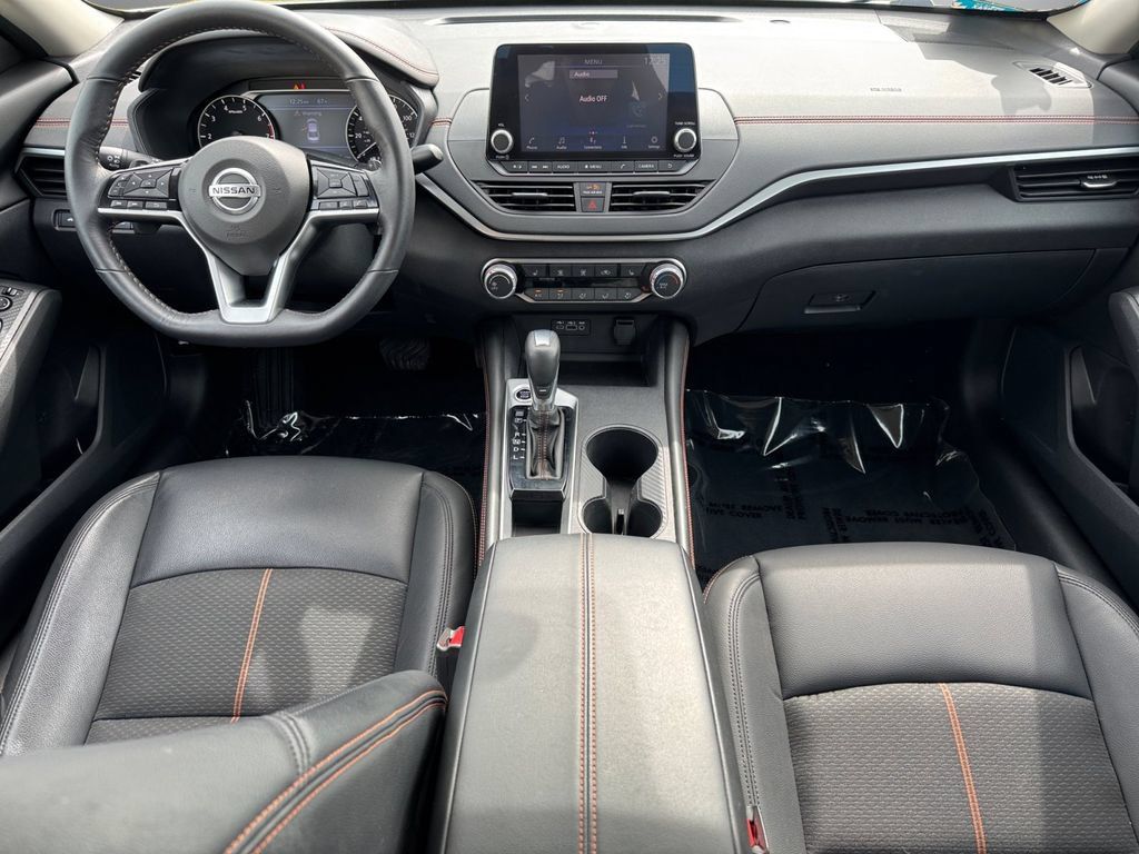 Used 2021 Nissan Altima 2.5 SR w/ SR Premium Package FWD image 12