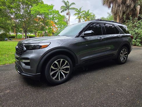 Used 2022 Ford Explorer ST-Line RWD image 3