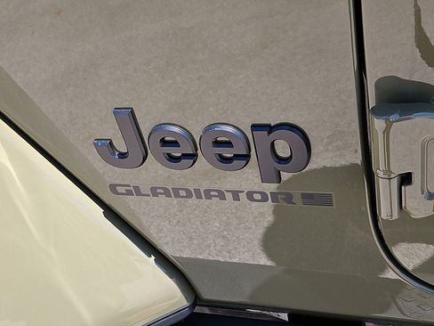 New 2026 Jeep Gladiator Sport AWD/4WD image 16