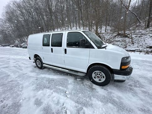 Used 2023 GMC Savana 2500 w/ Driver Convenience Package image 11