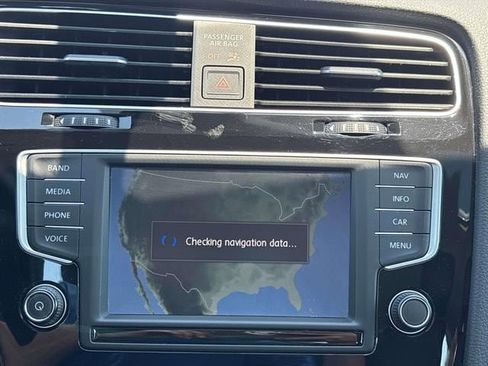 Used 2017 Volkswagen Golf SEL image 23