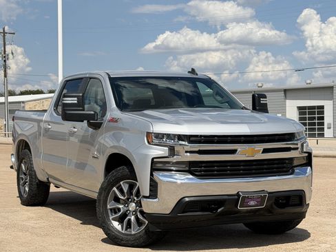 Used 2021 Chevrolet Silverado 1500 LT w/ Z71 Off-Road Package AWD/4WD image 1