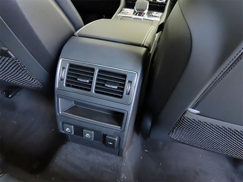 Used 2025 Jaguar F-PACE R-Dynamic S image 18