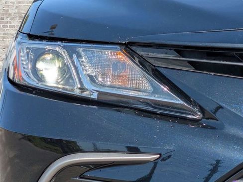Used 2022 Toyota Camry LE FWD image 11