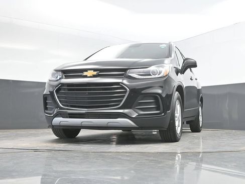 Used 2019 Chevrolet Trax LT w/ LT Convenience Package FWD image 38