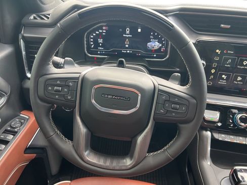 Used 2025 GMC Sierra 1500 Denali Ultimate image 12