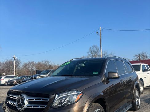 Used 2017 Mercedes-Benz GLS 550 4MATIC image 2