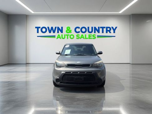 Used 2014 Kia Soul + FWD image 9