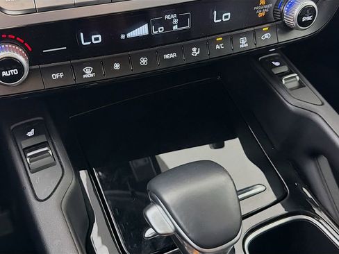 Used 2025 Kia Telluride S AWD/4WD image 25