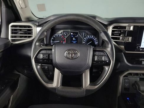 Used 2022 Toyota Tundra SR5 w/ SR5 Convenience Package AWD/4WD image 20