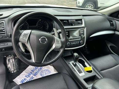 Used 2017 Nissan Altima 2.5 SR FWD image 14