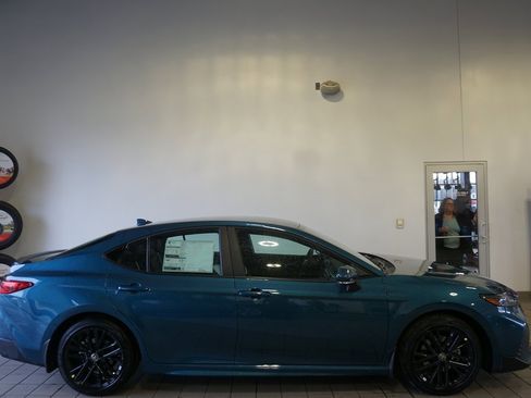 New 2026 Toyota Camry SE image 15