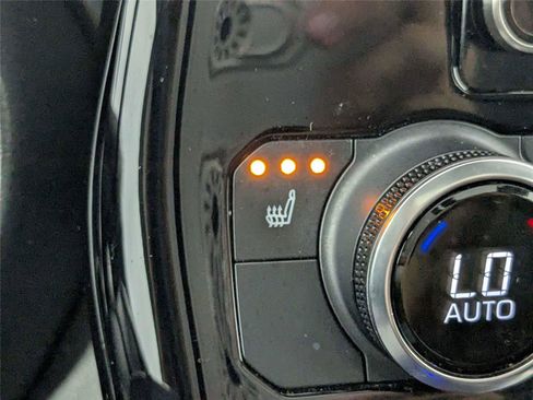 Used 2022 Toyota Highlander XLE FWD image 26