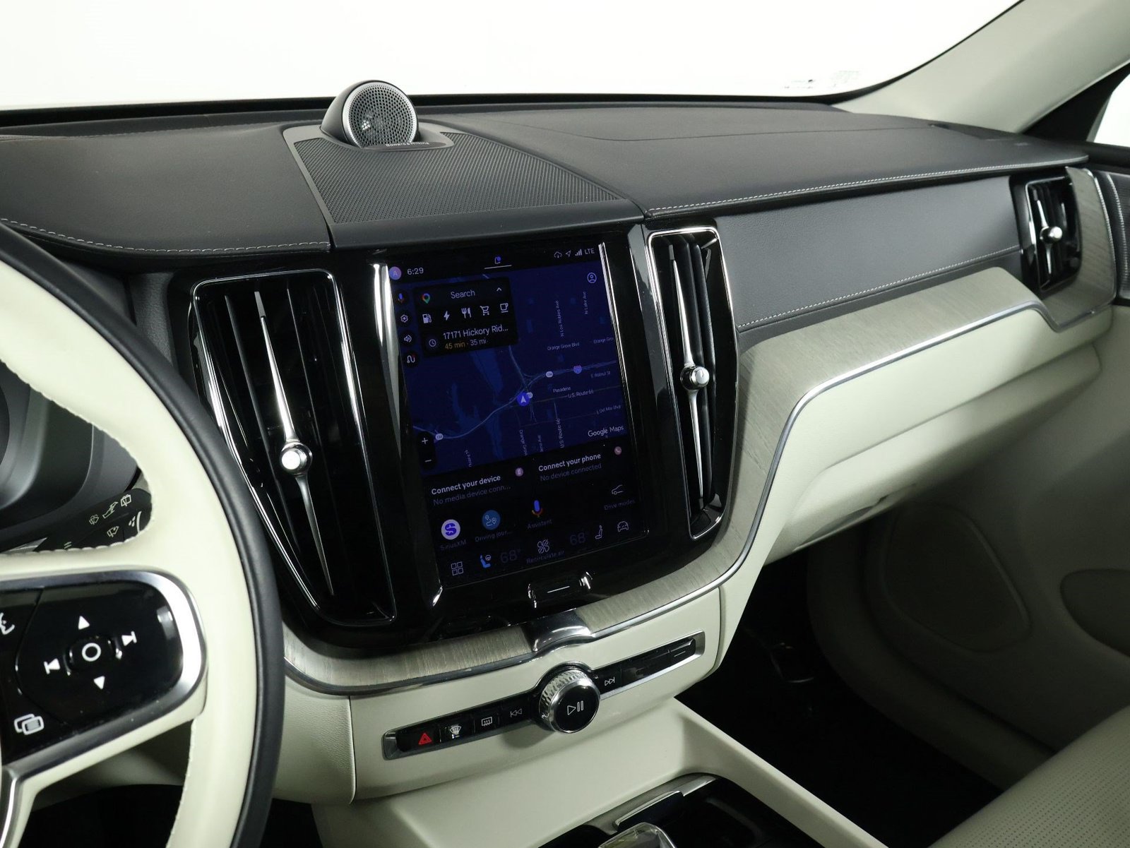 Used 2023 Volvo XC60 T8 Ultimate w/ Protection Package Premier AWD/4WD image 9