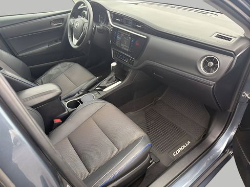 Used 2018 Toyota Corolla SE w/ SE Premium Package FWD image 11