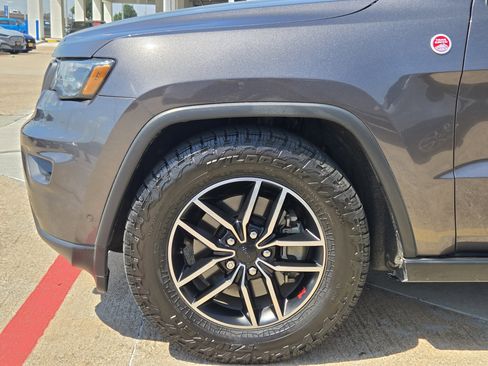 Used 2018 Jeep Grand Cherokee Trailhawk w/ Trailhawk Luxury Group AWD/4WD image 5