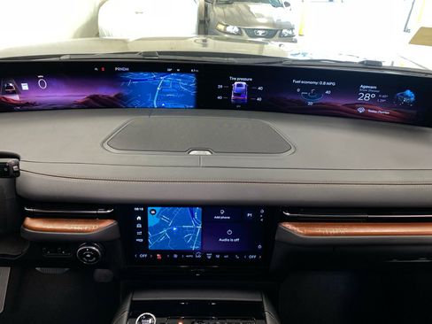 New 2026 Lincoln Navigator Black Label AWD/4WD image 25