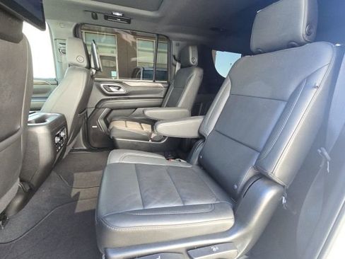 Used 2024 Chevrolet Suburban Z71 w/ Luxury Package image 14