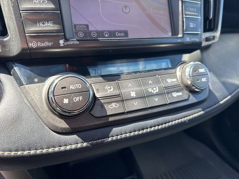 Used 2014 Toyota RAV4 Limited w/ Technology Package AWD/4WD image 22