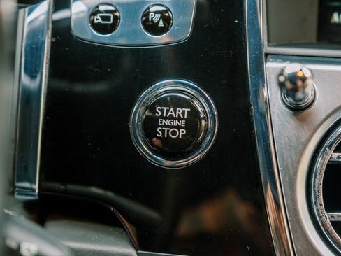 Used 2014 Rolls-Royce Wraith image 17