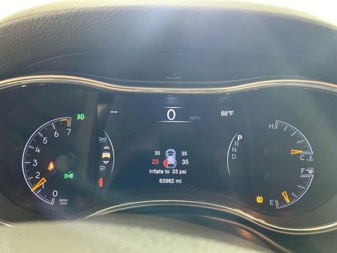 Used 2018 Jeep Grand Cherokee Laredo RWD image 37