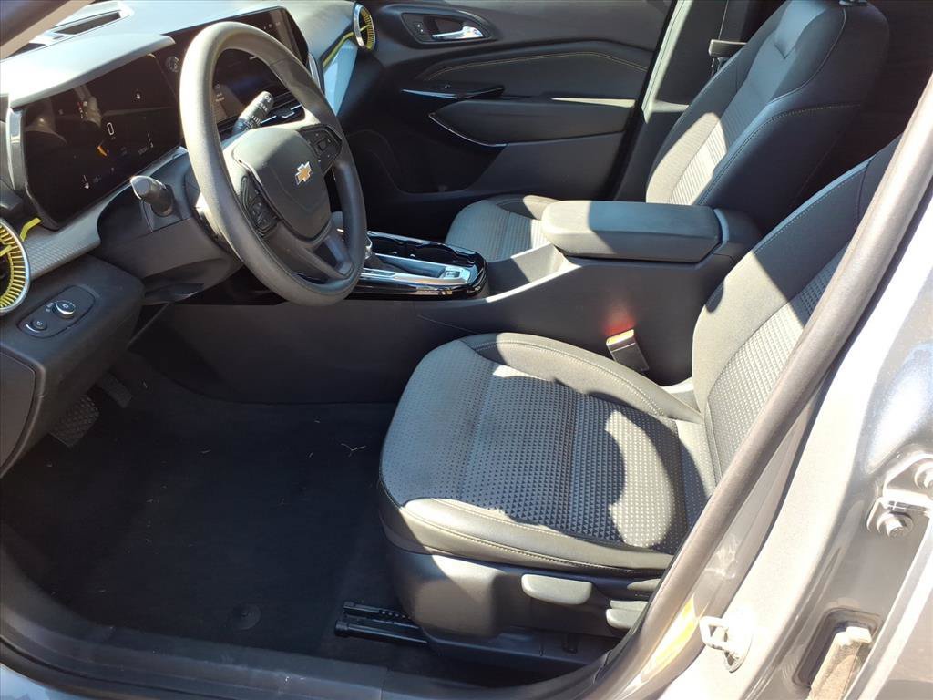 Used 2024 Chevrolet Trax LT FWD image 10