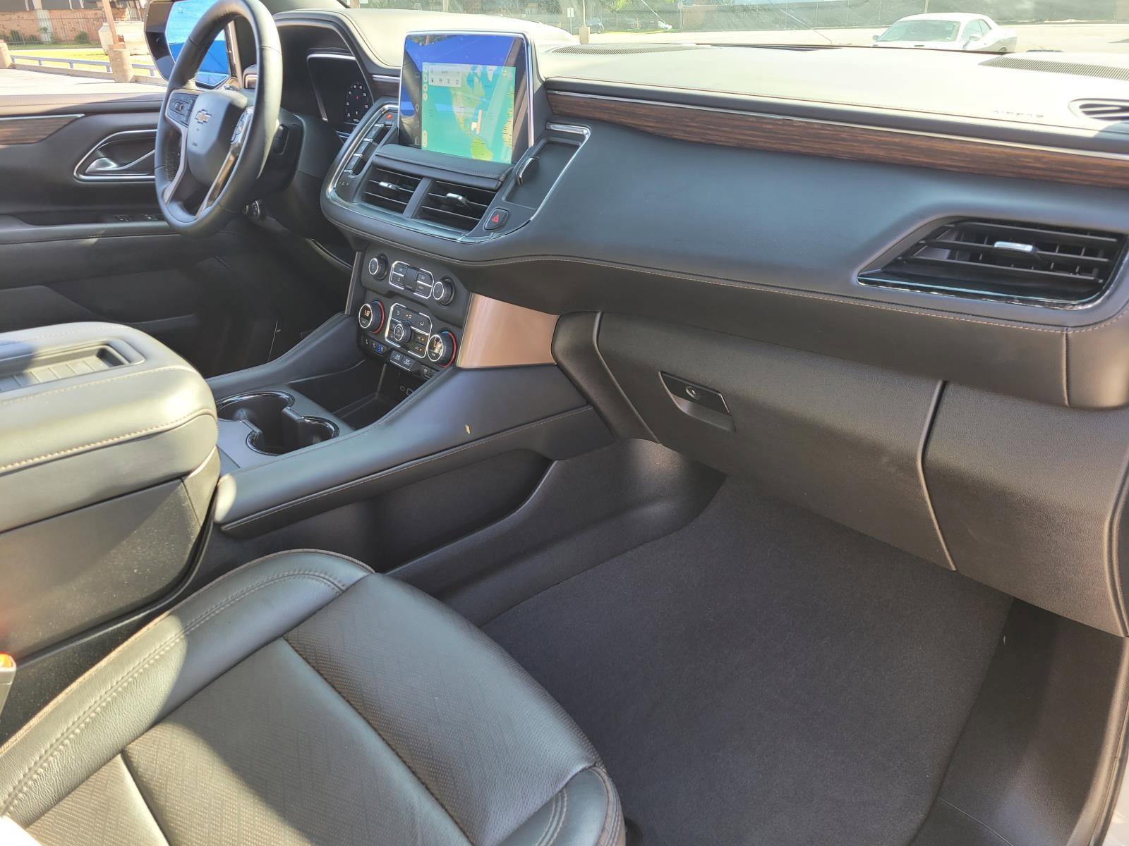 Used 2023 Chevrolet Suburban High Country AWD/4WD image 8