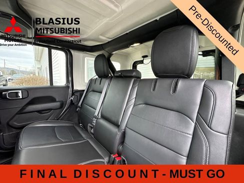 Used 2023 Jeep Wrangler Unlimited Sahara w/ Cold Weather Group AWD/4WD image 20