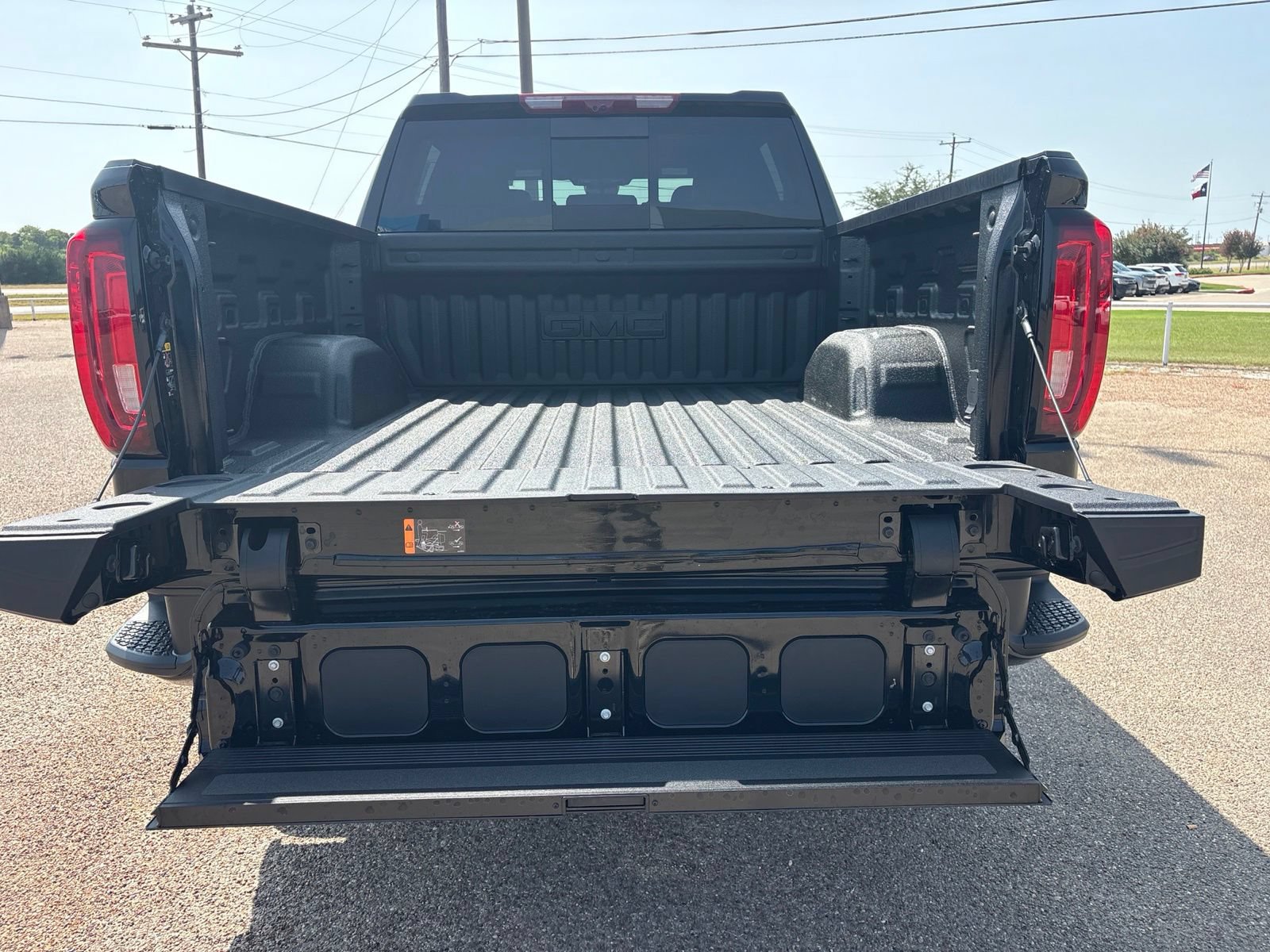 New 2026 GMC Sierra 1500 AT4 w/ AT4 Premium Package AWD/4WD image 32