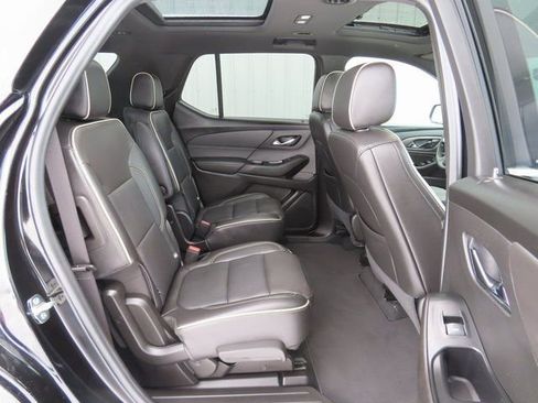 Used 2023 Chevrolet Traverse Premier image 31