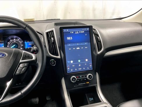 Used 2022 Ford Edge SEL w/ Convenience Package image 18