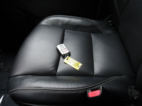 Used 2019 Toyota Sienna SE w/ SE Preferred Package image 24