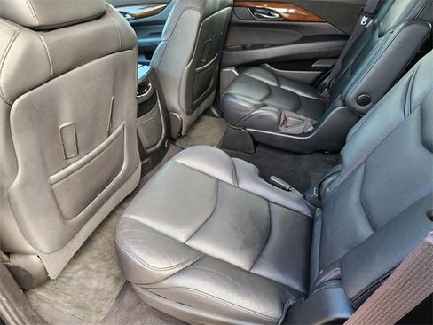 Used 2016 Cadillac Escalade Luxury image 21