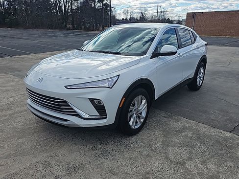 Certified 2024 Buick Envista Preferred w/ Convenience I Package image 4