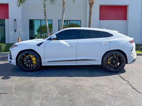 Used 2021 Lamborghini Urus image 12