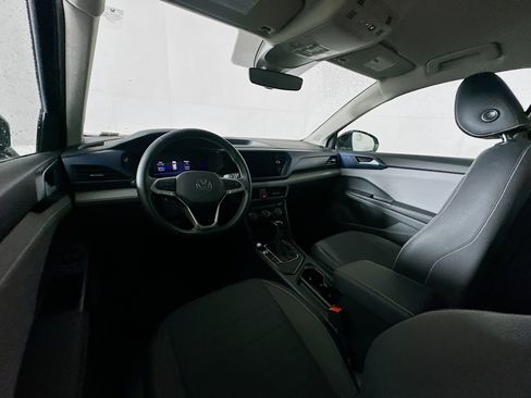 Used 2024 Volkswagen Taos SE image 18