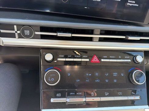 Used 2025 Hyundai Santa Fe SEL w/ Tow & Go Package image 7